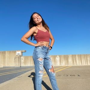 Meet your Posher, Laura